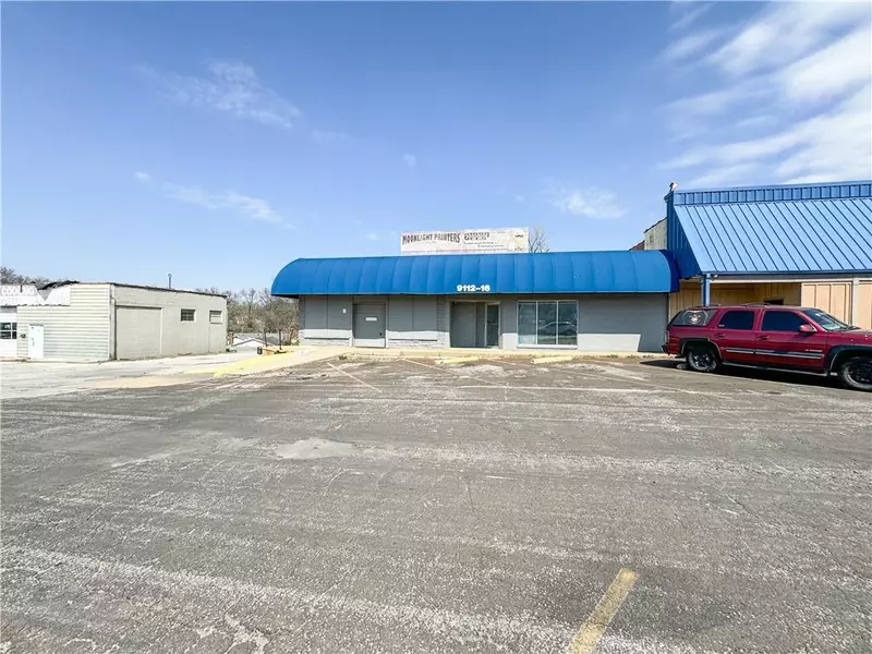 9112 E M 350 HWY, Raytown, MO 64133