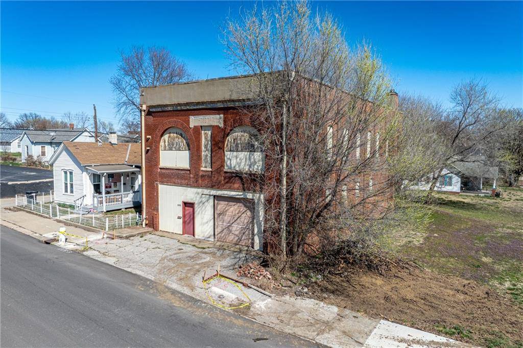 St Joseph, MO 64501,1005 N 10th ST
