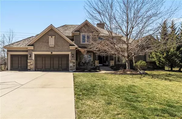 9634 Deer Run ST, Lenexa, KS 66220