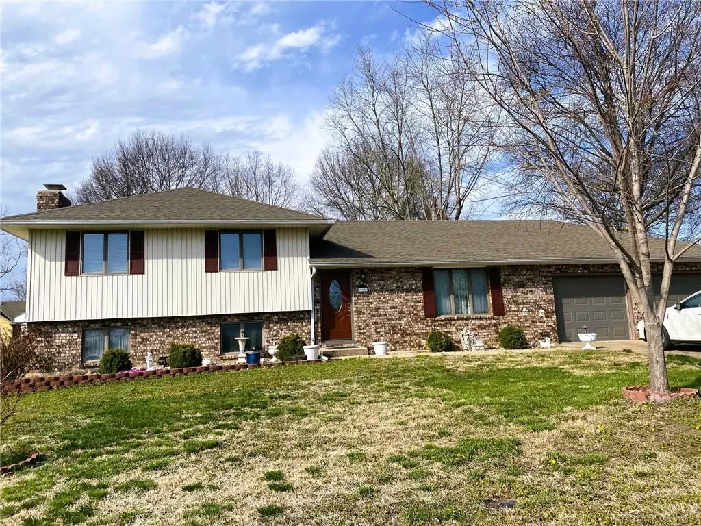 Butler, MO 64730,4 Golfport DR