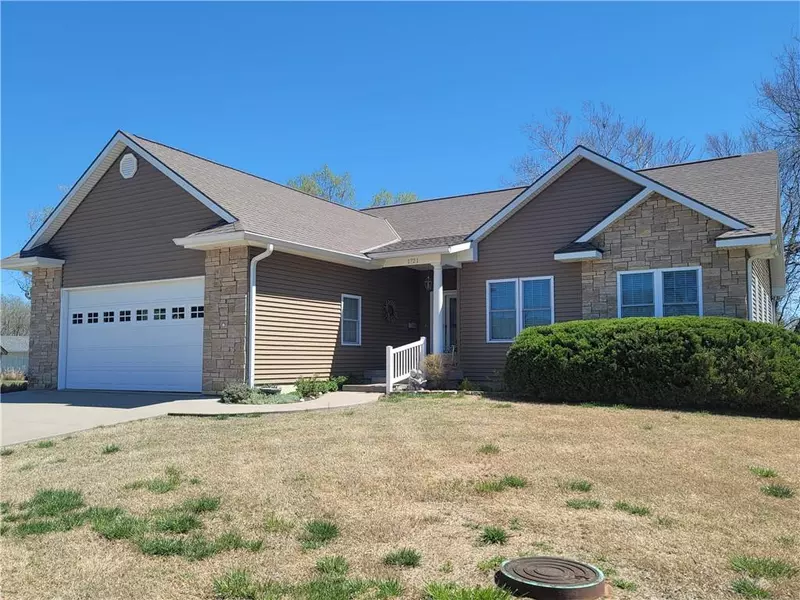 1721 Westbury LN, Fort Scott, KS 66701