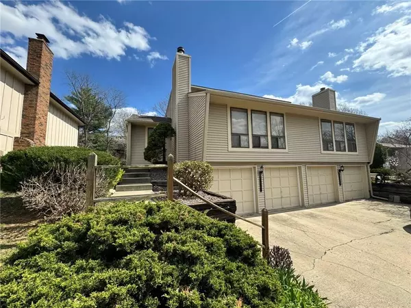 7519-7521 Long AVE,  Shawnee,  KS 66216