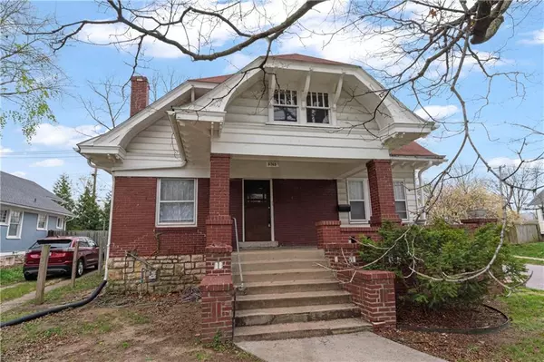 5745 HARRISON ST, Kansas City, MO 64110