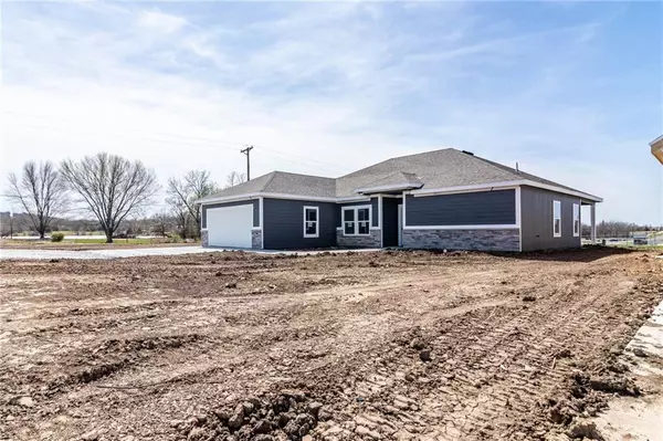 Warrensburg, MO 64093,98 SE 451 RD