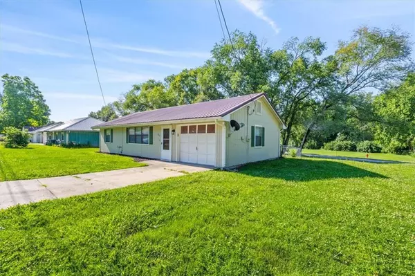 Lawson, MO 64062,302 E 2ND ST