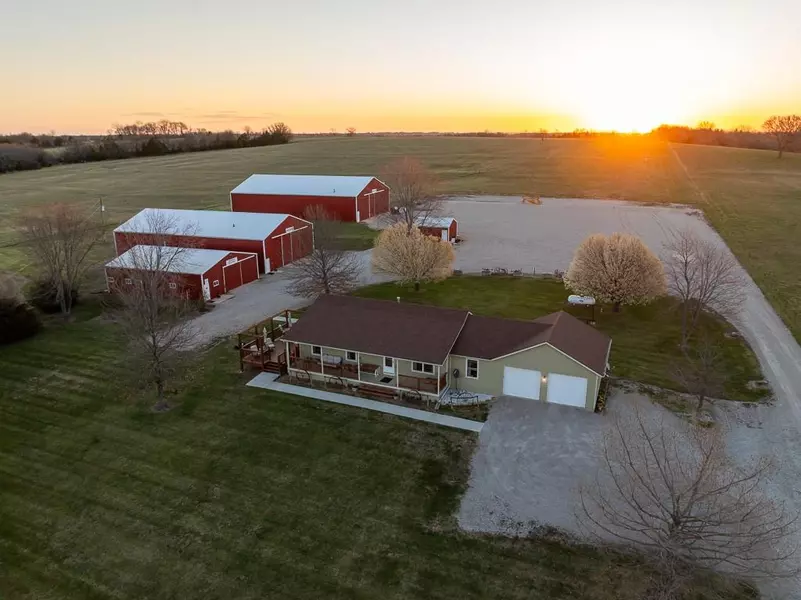 5604 Washington RD, Mc Louth, KS 66054