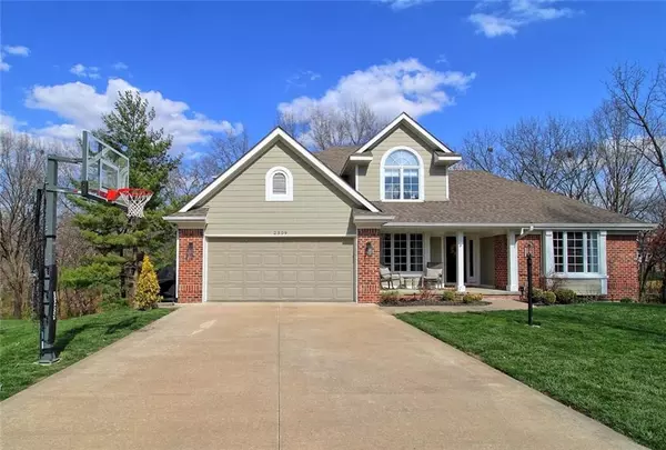 2309 Bent Tree CT, St Joseph, MO 64506