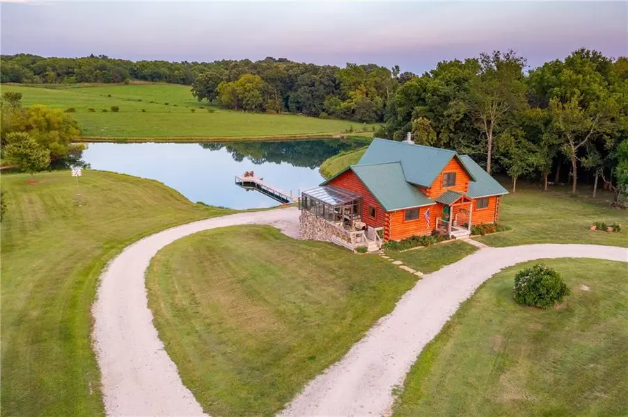 1600 NW 1000 RD, Creighton, MO 64739