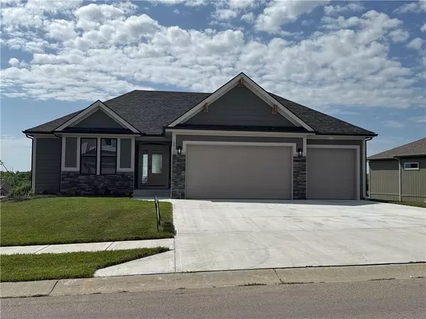 12915 N Champanel WAY, Platte City, MO 64079
