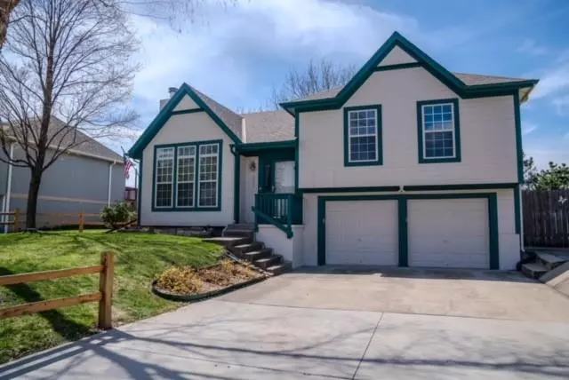 1002 W 7th ST, Edgerton, KS 66021