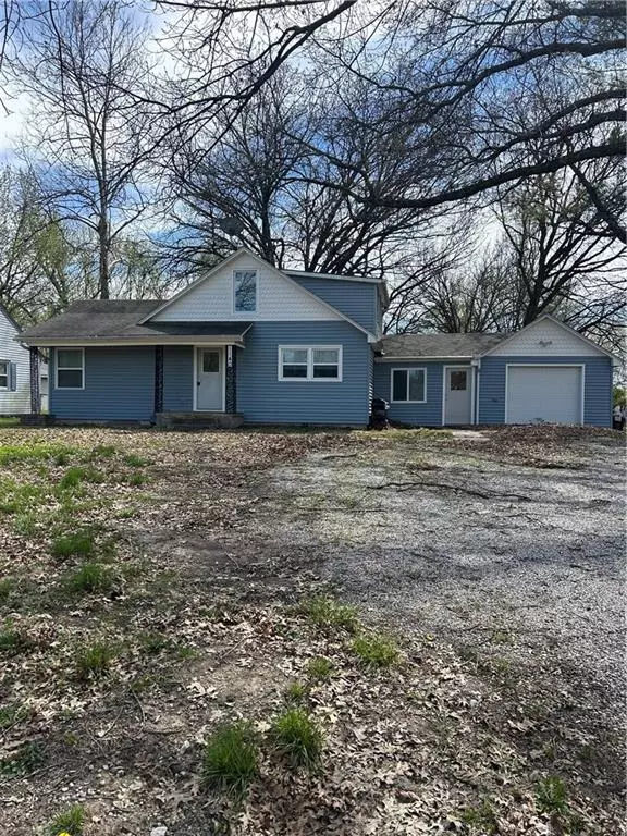 1140 W 7th ST, Ottawa, KS 66067