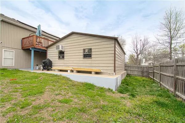 Independence, MO 64056,325 N Queen Ridge AVE