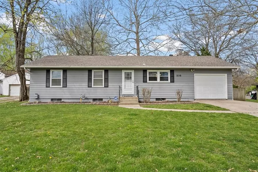 508 2ND AVE #S, Greenwood, MO 64034