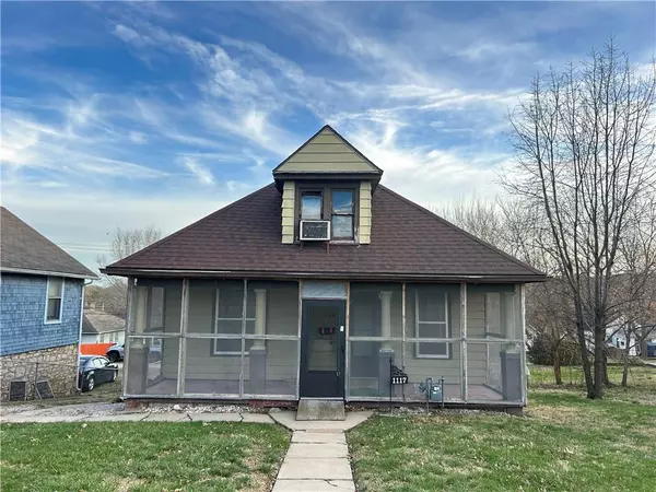 1117 Olive ST, Leavenworth, KS 66048