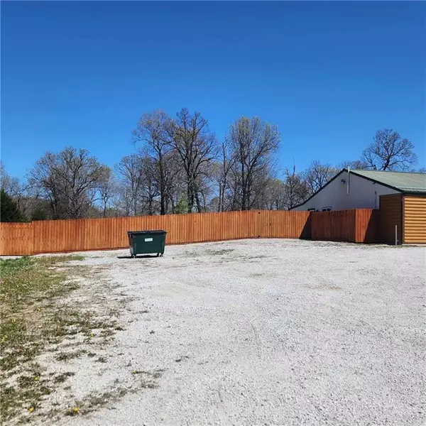 Clinton, MO 64735,10979 7 HWY