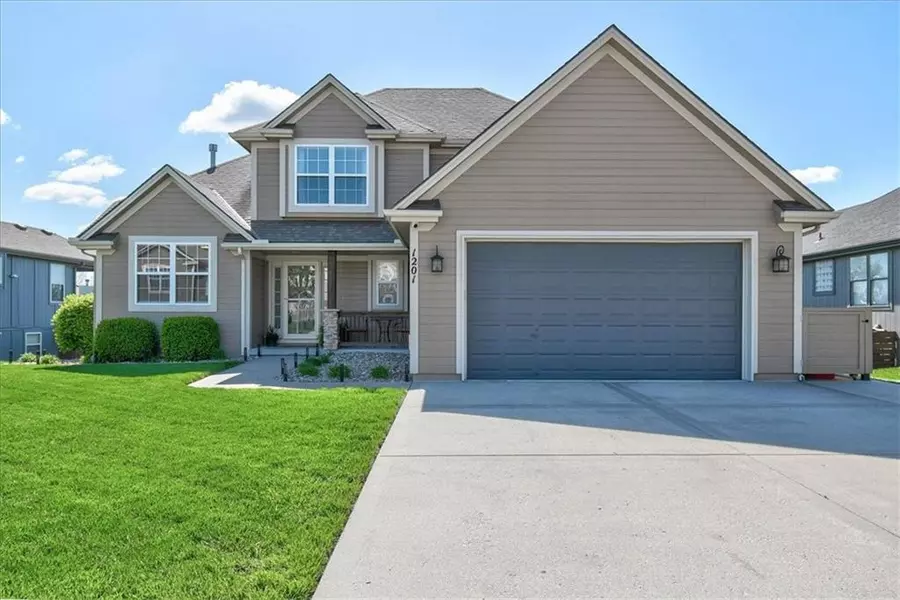 1201 NW Boxelder CT, Grain Valley, MO 64029