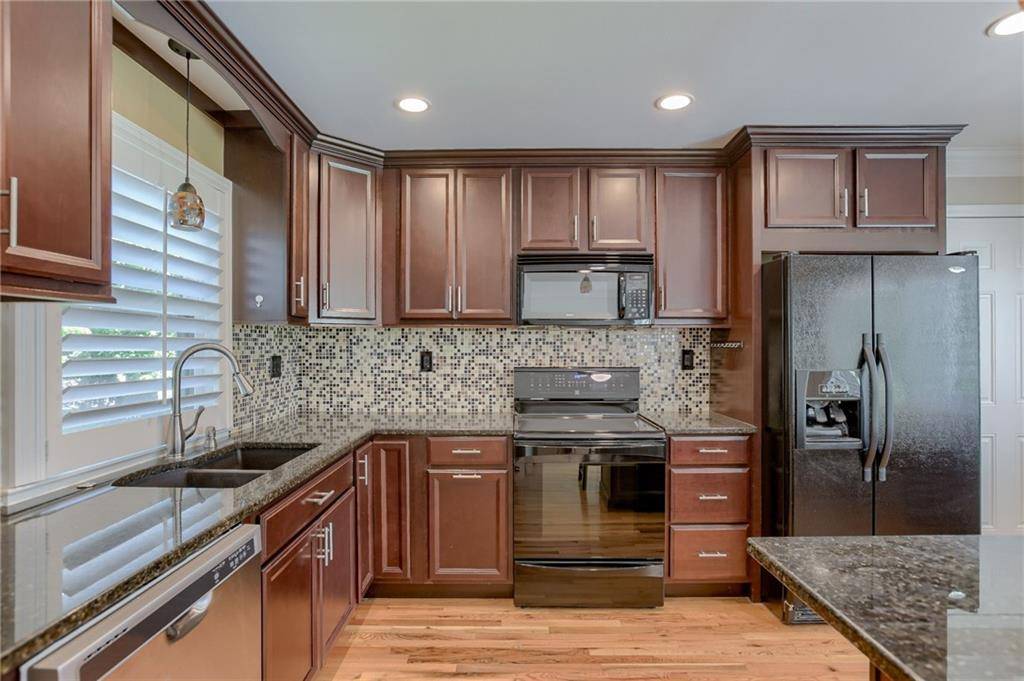 Leawood, KS 66206,9501 Lee BLVD