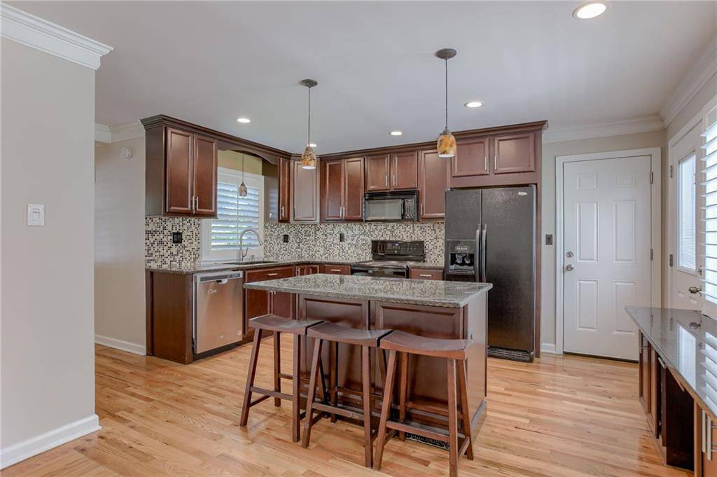 Leawood, KS 66206,9501 Lee BLVD