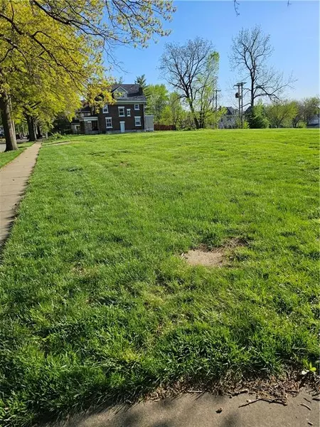 2315 E Linwood BLVD, Kansas City, MO 64109