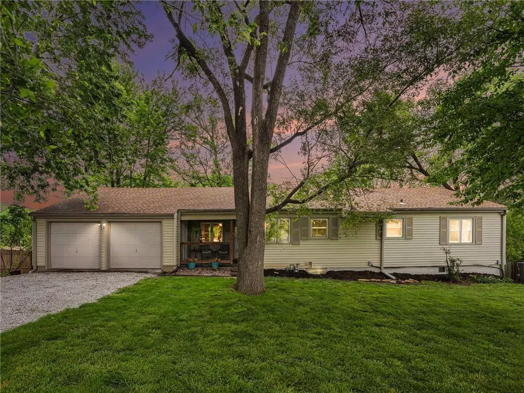 Liberty, MO 64068,315 S Clayview DR