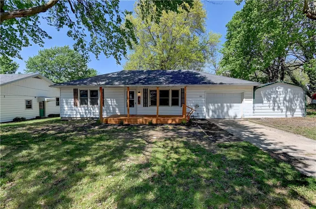 Alma, MO 64001,211 W Clara AVE