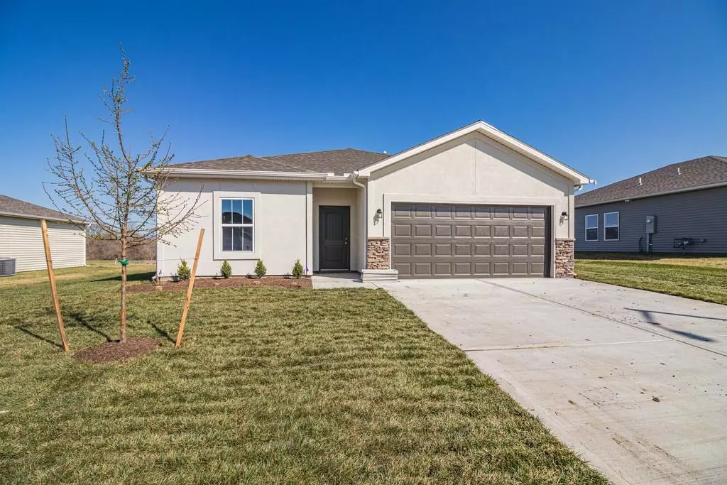 Raymore, MO 64083,2202 Crestview PL