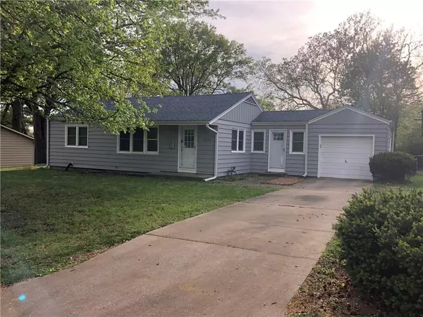 404 S Stella ST, Harrisonville, MO 64701