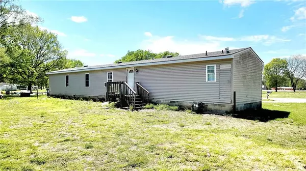 604 Kansas ST, Pleasanton, KS 66075