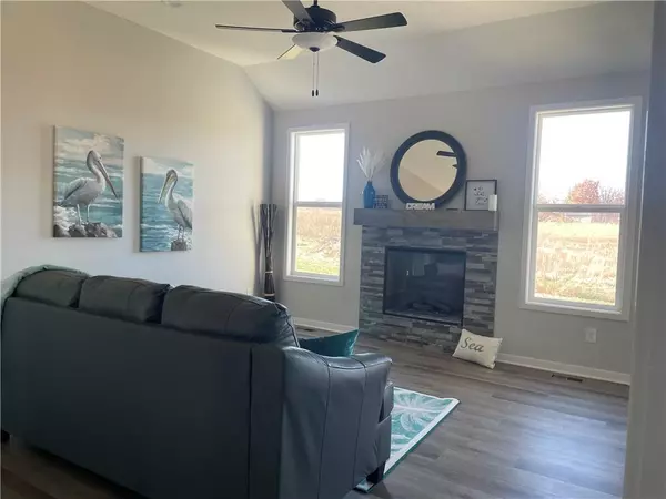 Oak Grove, MO 64075,2106 SE Oak Ridge DR