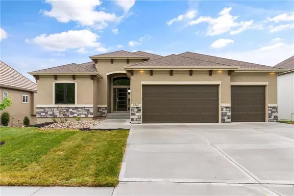 4367 NE Hideaway DR, Lee's Summit, MO 64064