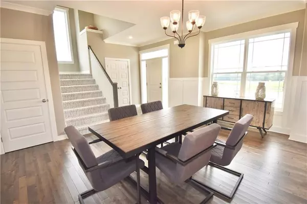 Kansas City, MO 64157,10518 N Hawthorne AVE