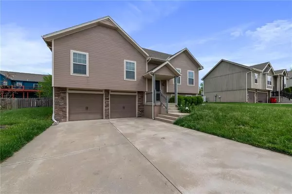 Blue Springs, MO 64064,103 SW Hanging Garden ST