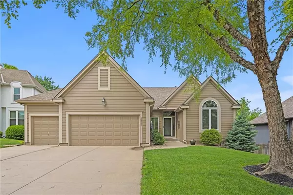 12610 Westgate ST, Overland Park, KS 66213