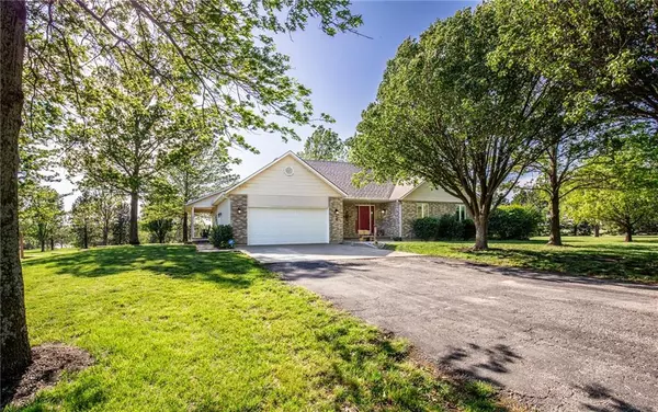 Lane, KS 66042,13 Timber Lake RD