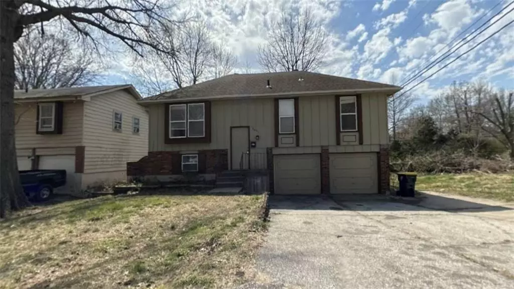 8601 E 106th ST, Kansas City, MO 64134