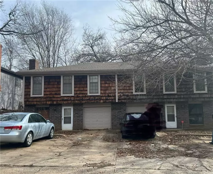 7533-7535 Monrovia ST, Shawnee, KS 66216