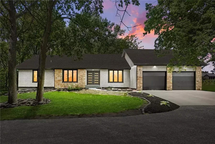 9890 Evening Star RD, Eudora, KS 66025