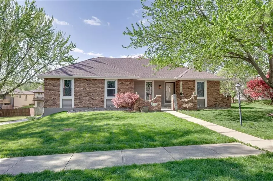 4210 Oakland CIR, St Joseph, MO 64506