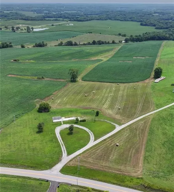 21055 E County Rd H HWY, Weston, MO 64098
