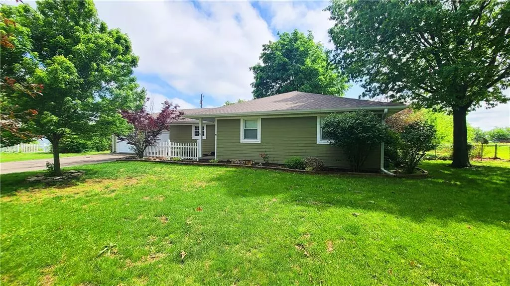 131 Crescent DR, Fort Scott, KS 66701