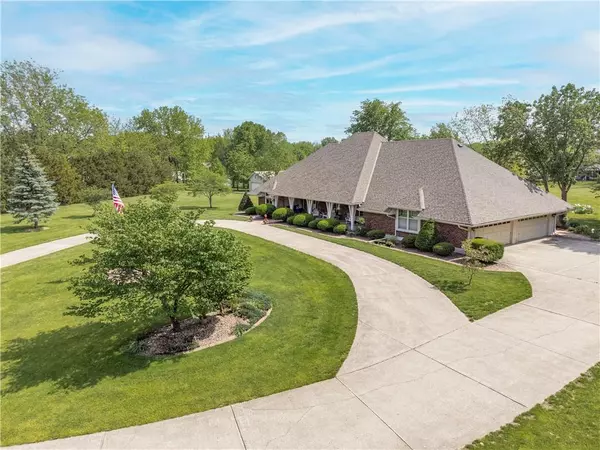 Blue Springs, MO 64015,1590 SW Strawberry LN