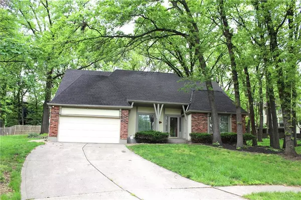 4609 NW Normandy LN, Kansas City, MO 64116