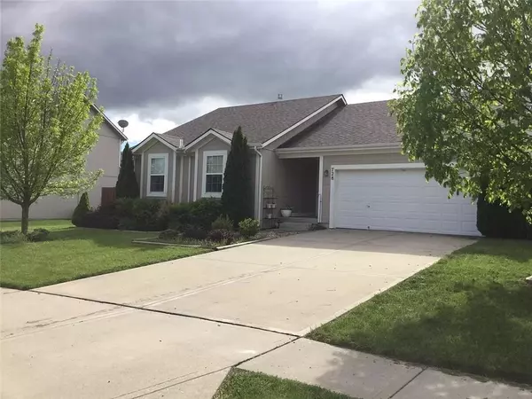 Louisburg, KS 66053,728 Sunset DR