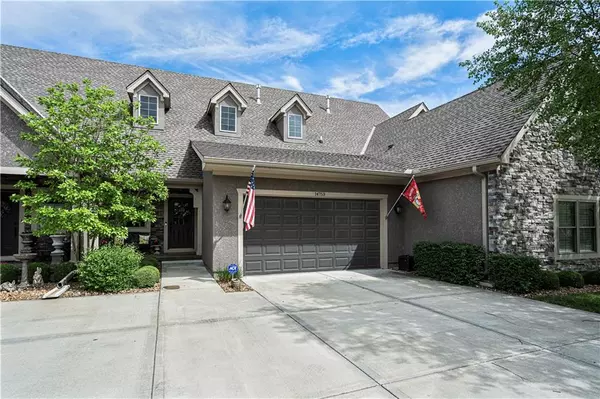 Leawood, KS 66224,14753 Meadow LN