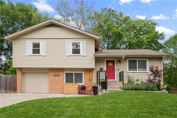 5243 Fontana ST, Roeland Park, KS 66205