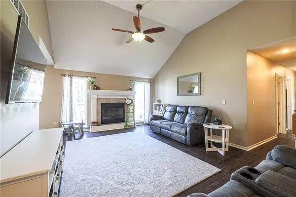 Grain Valley, MO 64029,709 NW Meadow RD