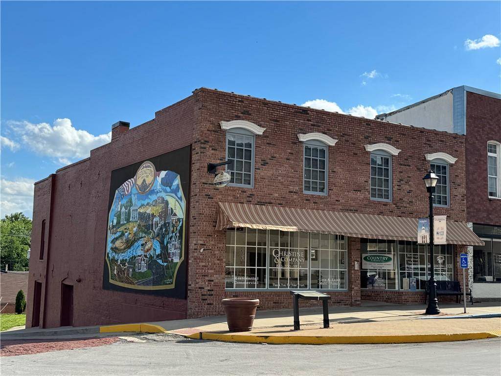 1029 Franklin AVE, Lexington, MO 64067