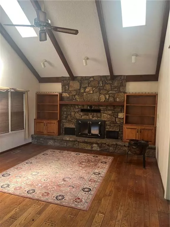 Girard, KS 66743,801 S Carbon ST