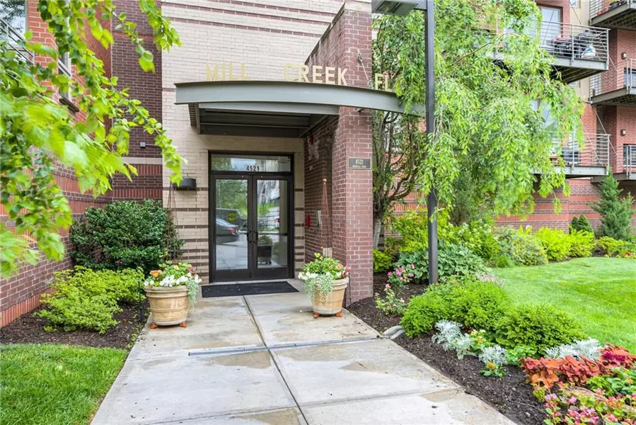 4521 WORNALL RD #306, Kansas City, MO 64111