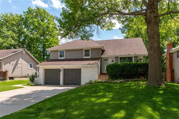 1617 E 153rd ST, Olathe, KS 66062